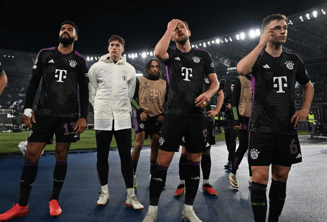 单场比赛4名效力英超球员进球，为荷兰国家队队史首次（荷兰国家队队史首次：单场四名英超球员建功）