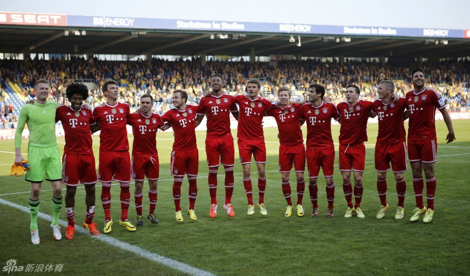 火箭哈登末节三分连续命中