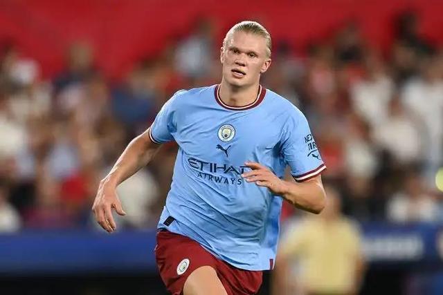 英超第19轮裁判选派：达伦·英格兰执法阿森纳vs维拉榜首大战（英超第19轮裁判安排：达伦·英格兰吹罚阿森纳对阵维拉榜首之战）