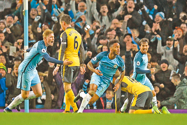 媒体人：湖人这防守基本上等于圣诞促销，白送那种（媒体人：湖人防守如同圣诞促销，分数白送）