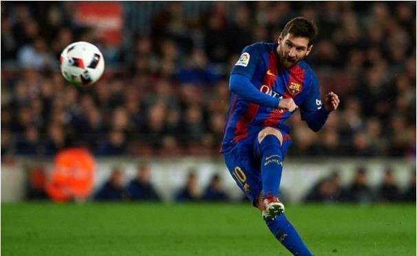 亚历山大惊艳表现，单节打卡33分！（亚历山大大爆发，单节狂砍33分！）