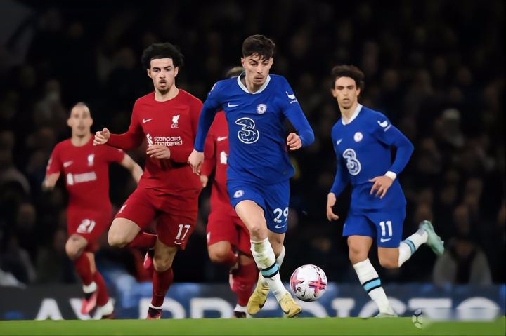 小内姆哈德：体型优势是他的杀手锏（小内姆哈德：身体条件是他的王牌）