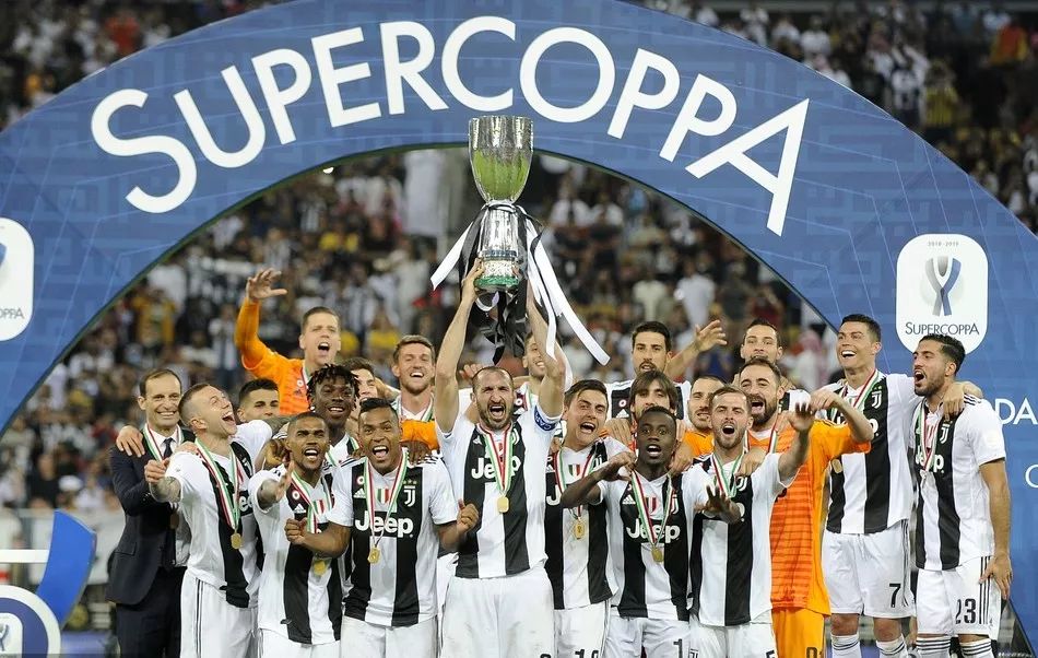 阿夫迪亚成50年来开拓者首位3场砍90+30+30球员